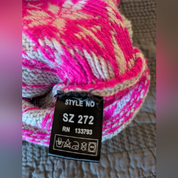 POL M Sweater with Reindeer And Snowflakes - Picture 9 of 10